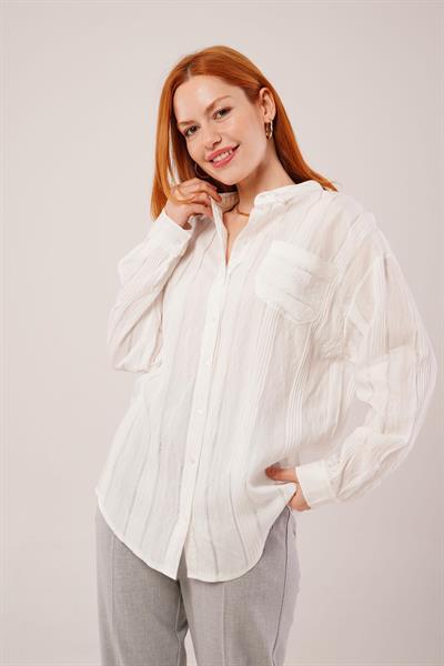 Hakim Yaka Çizgili Cep Detaylı Beyaz Gömlek