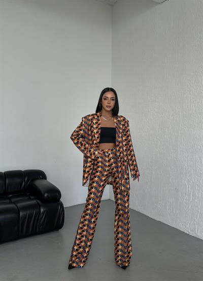 İki̇ Düğmeli̇ Desenli̇ Di̇ji̇tal Ceket