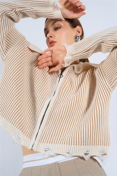 İki Renk Yırtıklı Hırka - Krem-Bej