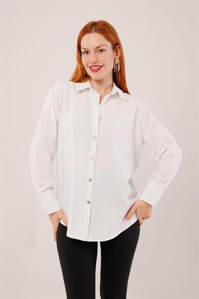 İnce Çizgi Detaylı Beyaz Gömlek