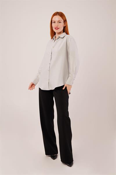 İnce Çizgi Detaylı Gri Gömlek