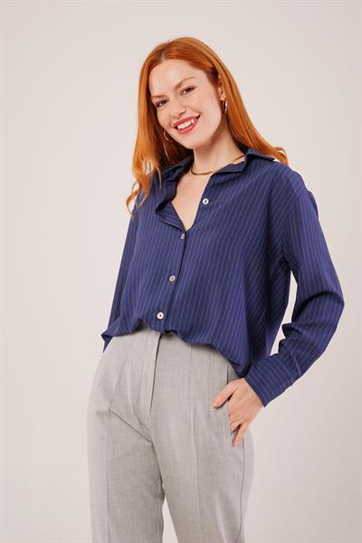 İnce Çizgi Detaylı Lacivert Gömlek