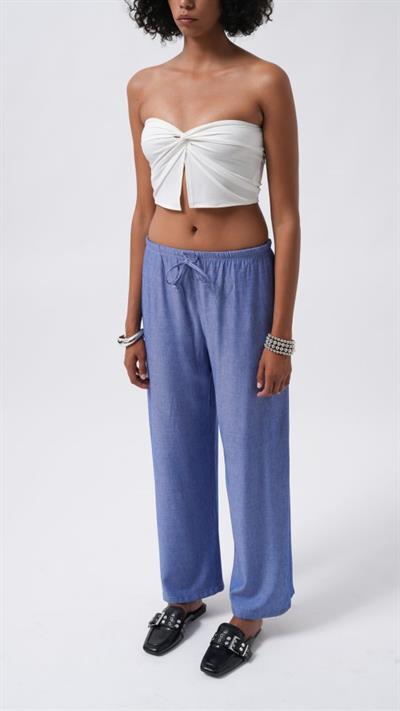 İnce Kemerli Bağcık Detay Pantolon