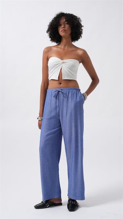 İnce Kemerli Bağcık Detay Pantolon