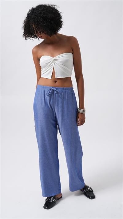 İnce Kemerli Bağcık Detay Pantolon