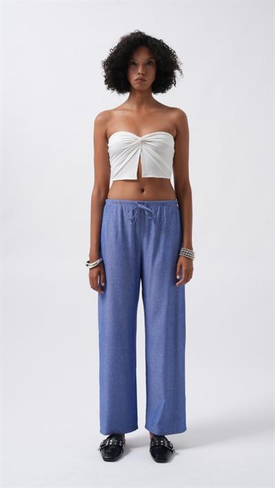 İnce Kemerli Bağcık Detay Pantolon