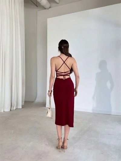 İp Askılı Sırt Dekolteli Bağlama Detaylı Yırtmaçlı Midi Elbise - Bordo