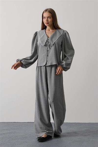 İşlemeli Bebe Yakalı Pantolon Takım - Siyah