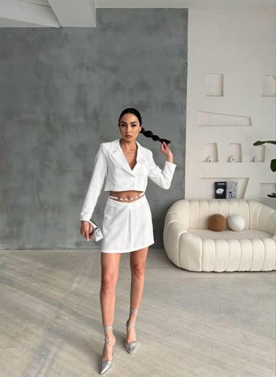 JAKARLI CROP CEKET-KISA ETEK KAPALI PİLE METAL KEMER DETAYLI - Beyaz