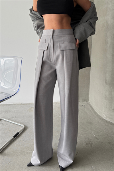 KAPALI GENİŞ PİLE CEP KAPAK DETAYLI PANTOLON - Gri