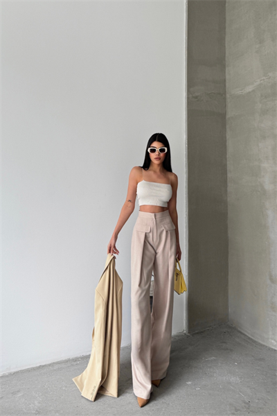 KAPALI GENİŞ PİLE CEP KAPAK DETAYLI PANTOLON - Bej