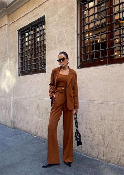 KOL 4 DÜĞME -  BÜSTİYERLİ 3 CEKET PANTOLON TAKIM - Kahverengi