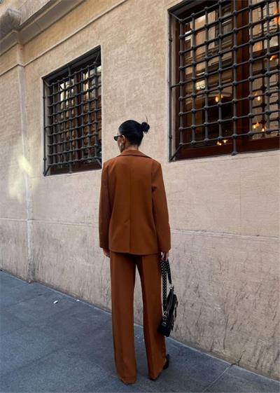 KOL 4 DÜĞME -  BÜSTİYERLİ 3 CEKET PANTOLON TAKIM - Kahverengi