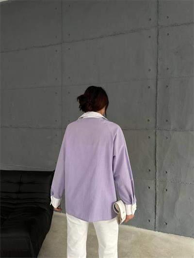 KOL VE MANŞET BEYAZ KAPALI PİLE DETAYLI GÖMLEK - Lila