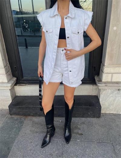 KOT YELEK - ŞORT TAKIM PÜSKÜL DETAYLI - Beyaz