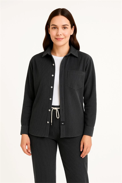 Kadife Oversize Takım – Gömlek Ve Pantolon İkili Set Füme Corduroy Şıklığı, Rahat Ve Zarif Duruş Yumuşak Dokulu Kadife Kumaş, Düğmeli Gömlek Üst Ve Lastikli Pantolon Alt Parça Ile Gün Boyu Konfor- Siyah