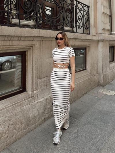 Kadın Bisiklet Yaka Bağcık Detay Crop Ve Yüksek Bel çizgi Desen Etek Ikili Takım