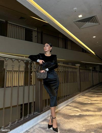 Kadın Bisiklet Yaka Vatkalı Manşet Detay Kadife Kumaş Midi Boy Elbise