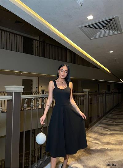 Kadın Dalgıç Krep Kumaş Kalp Yaka Askılı Midi Boy Elbise