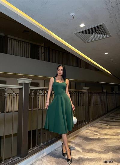 Kadın Dalgıç Krep Kumaş Kalp Yaka Askılı Midi Boy Elbise