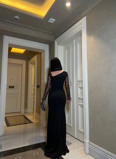 Kadın Dalgıç Krep Kumaş Kolları Tül Ve Taş Detaylı önü Drapeli Maxi Boy Elbise