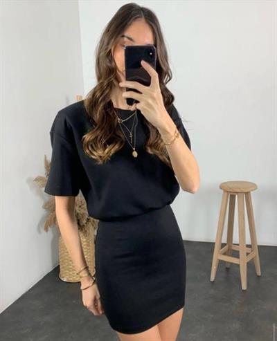 Kadın Dalgıç Kumaş Omuz Vatkalı Lastik Bel Detaylı Elbise