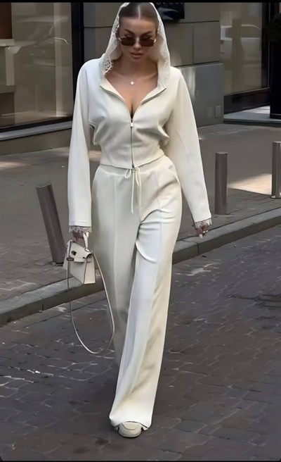 Kadın Dantel Işlemeli Kapüşon Detay Hırka Ve Ispanyol Paça Pantolon Ikili Takım