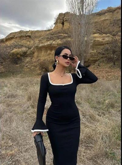 Kadın Ispanyol Kol Detay Kare Yaka Ribanalı Midi Boy Elbise