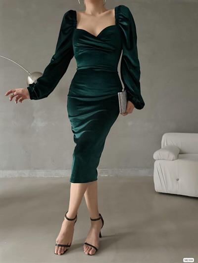 Kadın Kadife Kumaş Kalp Yaka Yırtmaç Detaylı Midi Boy Elbise