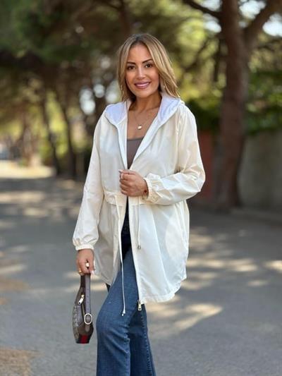 Kadın Kapüşon Ve Büzgü Detay Yağmurluk