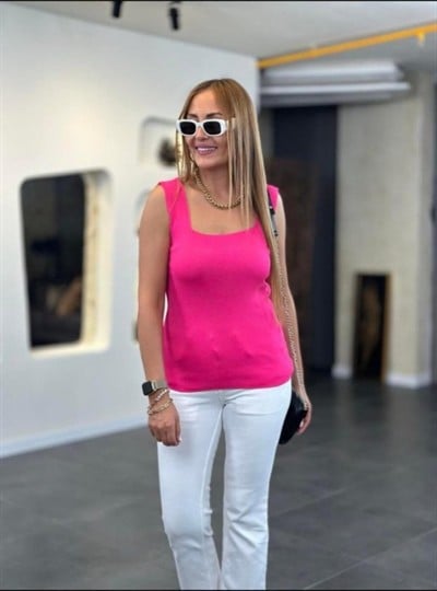 Kadın Kare Yaka Kalın Askılı Beyaz Triko Bluz