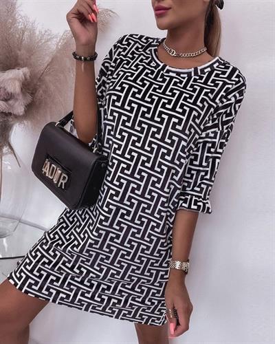 Kadın Kısa Kollu Kayık Yaka Kol Ucu Fırfır Detay Geometrik Desenli Dalgıç Elbise