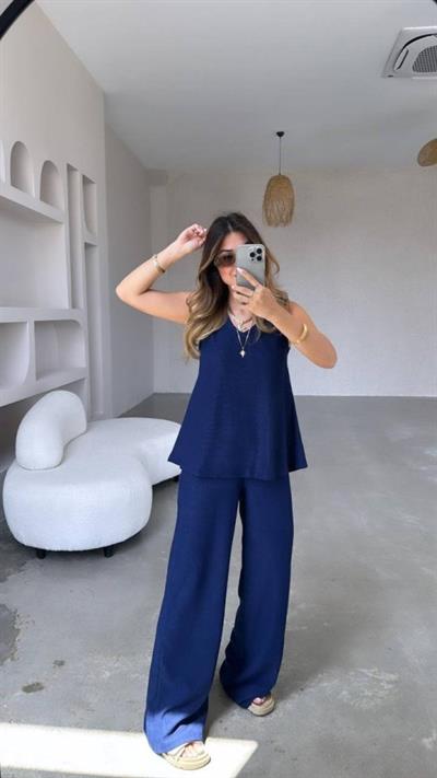 Kadın Kolsuz V Yaka Bluz Ve Ispanyol Paça Pantolon Ikili Takım