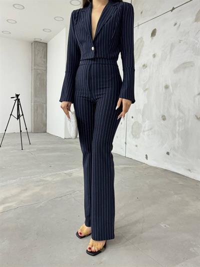 Kadın Manşet Yaka Ispanyol Kol çizgi Detay Kısa Ceket Ve Yüksek Bel Ispanyol Paça Pantolon Ikili Takım