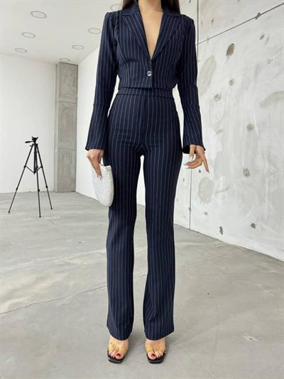 Kadın Manşet Yaka Ispanyol Kol çizgi Detay Kısa Ceket Ve Yüksek Bel Ispanyol Paça Pantolon Ikili Takım