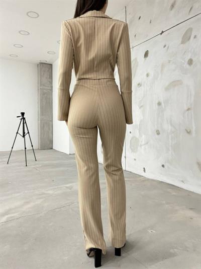 Kadın Manşet Yaka Ispanyol Kol çizgi Detay Kısa Ceket Ve Yüksek Bel Ispanyol Paça Pantolon Ikili Takım