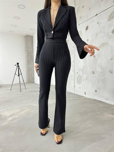 Kadın Manşet Yaka Ispanyol Kol çizgi Detay Kısa Ceket Ve Yüksek Bel Ispanyol Paça Pantolon Ikili Takım