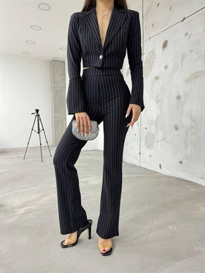 Kadın Manşet Yaka Ispanyol Kol çizgi Detay Kısa Ceket Ve Yüksek Bel Ispanyol Paça Pantolon Ikili Takım