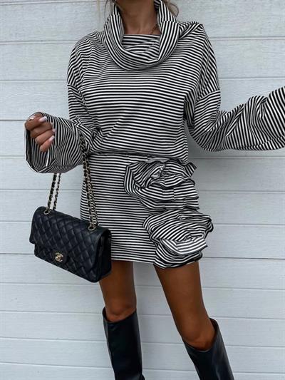 Kadın Mendil Yaka Gül Detay Fırsat ürün Mini Elbise