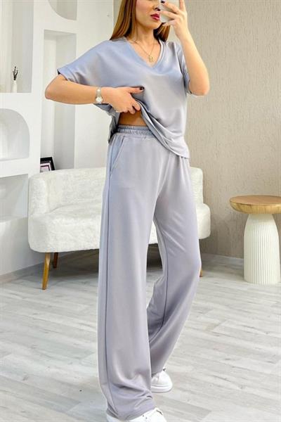 Kadın Modal Kumaş V Yaka Tişört Ve Bol Kesim Pantolon Ikili Takım