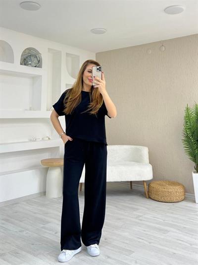 Kadın Modal Kumaş V Yaka Tişört Ve Bol Kesim Pantolon Ikili Takım