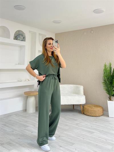 Kadın Modal Kumaş V Yaka Tişört Ve Bol Kesim Pantolon Ikili Takım