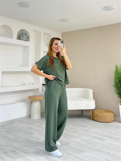 Kadın Modal Kumaş V Yaka Tişört Ve Bol Kesim Pantolon Ikili Takım