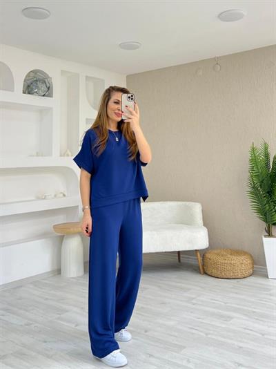 Kadın Modal Kumaş V Yaka Tişört Ve Bol Kesim Pantolon Ikili Takım