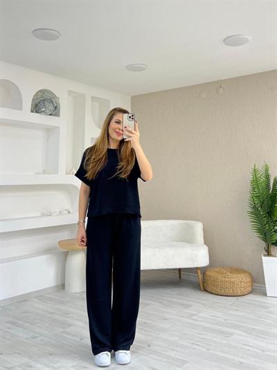 Kadın Modal Kumaş V Yaka Tişört Ve Bol Kesim Pantolon Ikili Takım