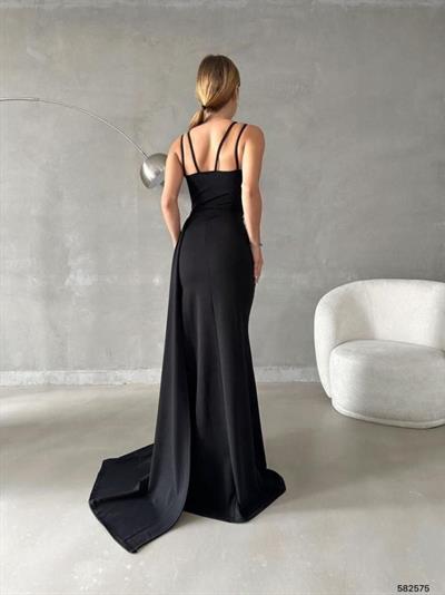 Kadın Omuz Askılı Bacak Dekolteli Gipe Detay