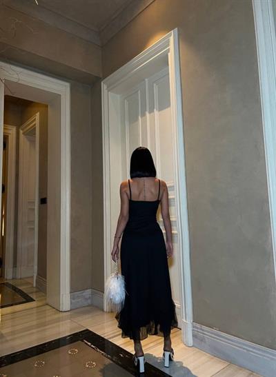 Kadın Omuz Askılıeteği Tül Volan Detay Midi Boy Elbise