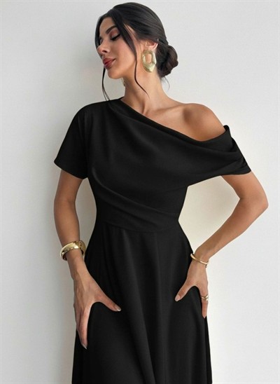 Kadın Omuzdan Açık Kısa Kollu Omuzdan Pileli Uzun Janjan Krep Elbise