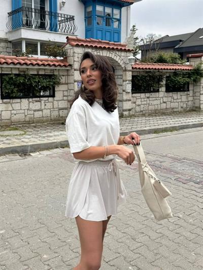 Kadın Sandy Kumaş Bağıcık Detaylı şort