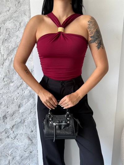 Kadın Toka Detay Halter Yaka Sandy Bluz